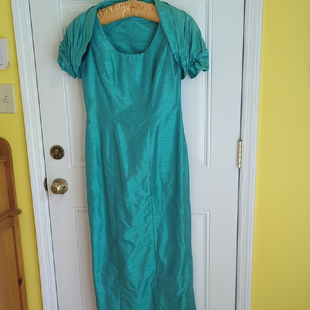 Watters Evening Gown. 100% Silk. Size 6. Made In USA.